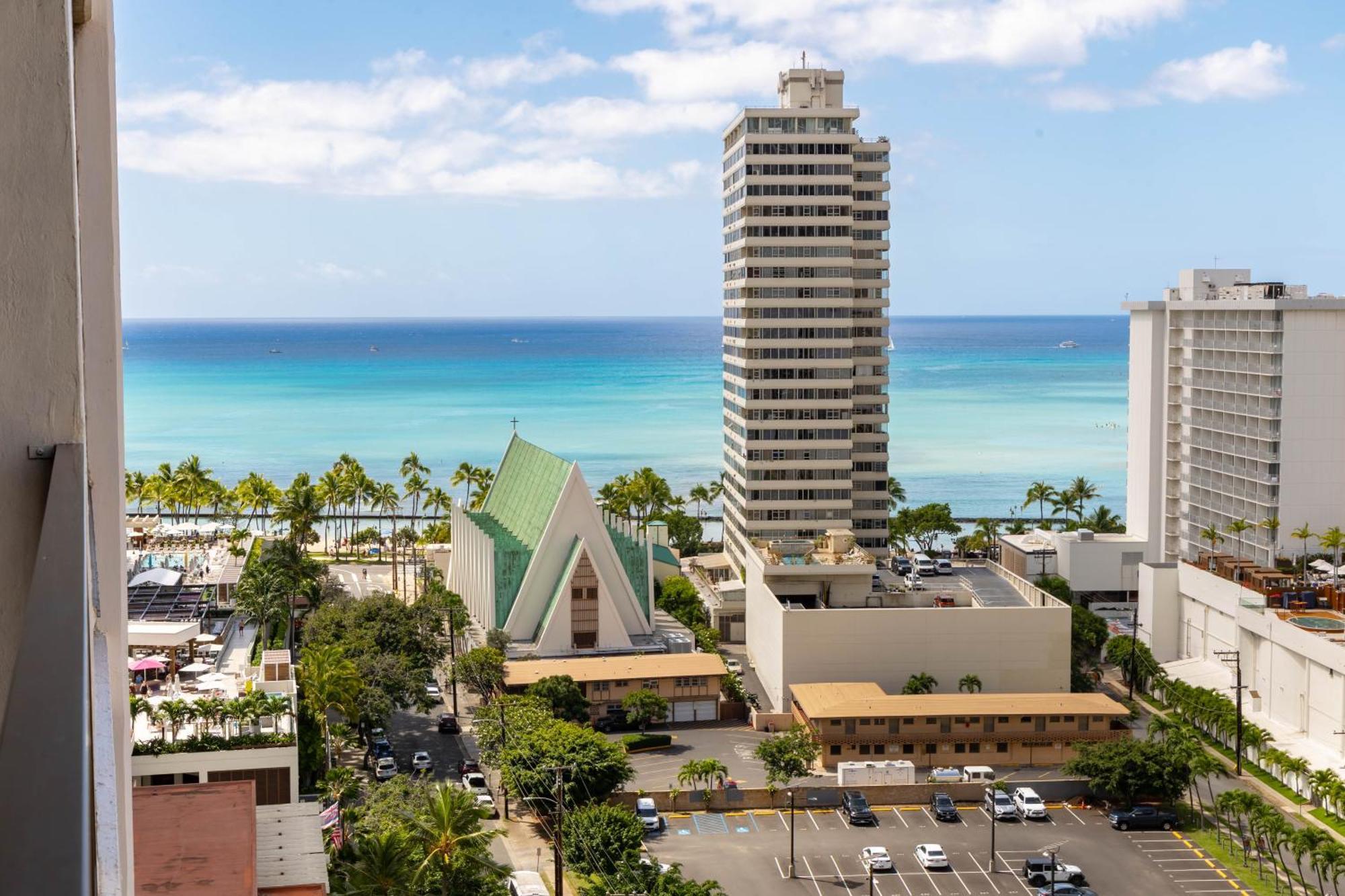 Aloha Vibes With Ocean Views, Near Beach & Parking! Honolulu Exterior photo